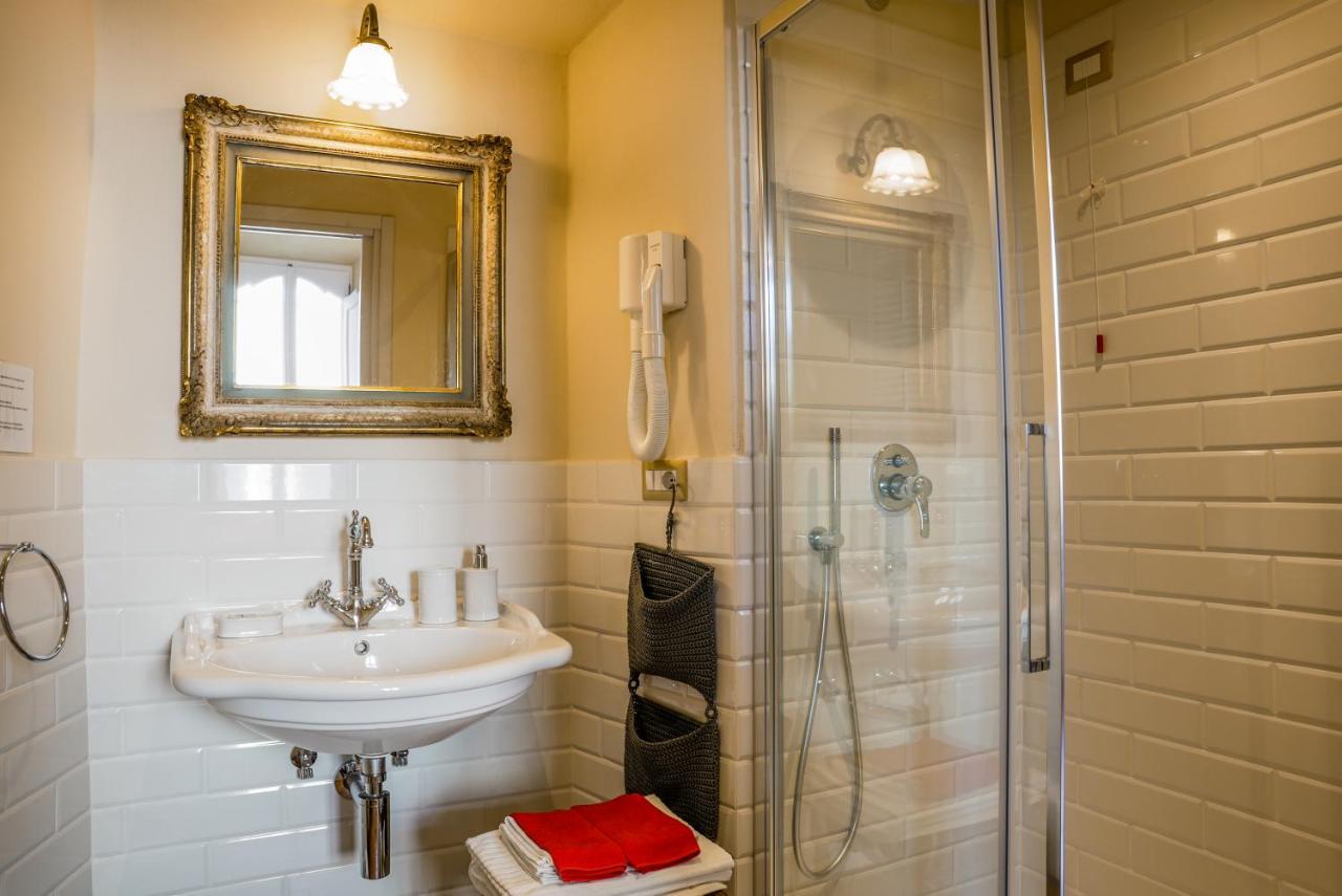 B&B Locanda Tempi Lontani Adults Only Orta San Giulio Luaran gambar
