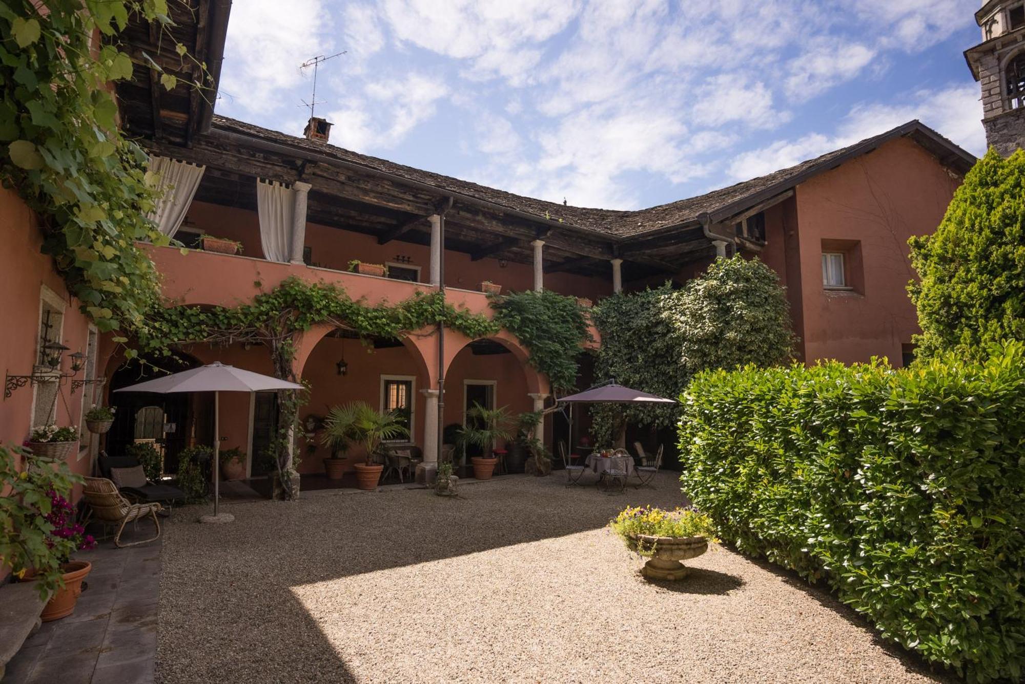 B&B Locanda Tempi Lontani Adults Only Orta San Giulio Luaran gambar