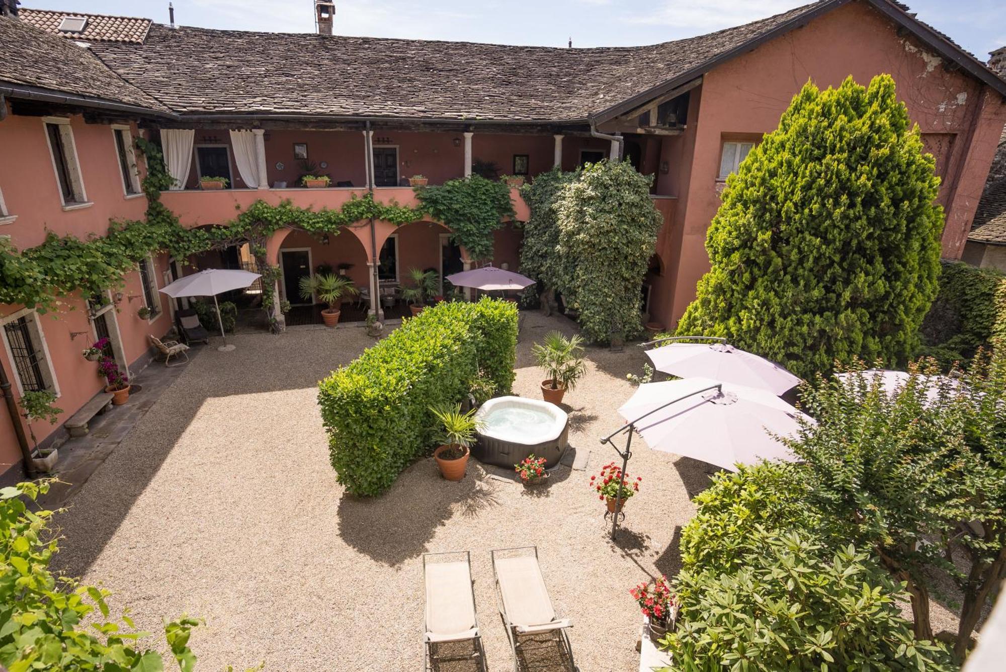 B&B Locanda Tempi Lontani Adults Only Orta San Giulio Luaran gambar