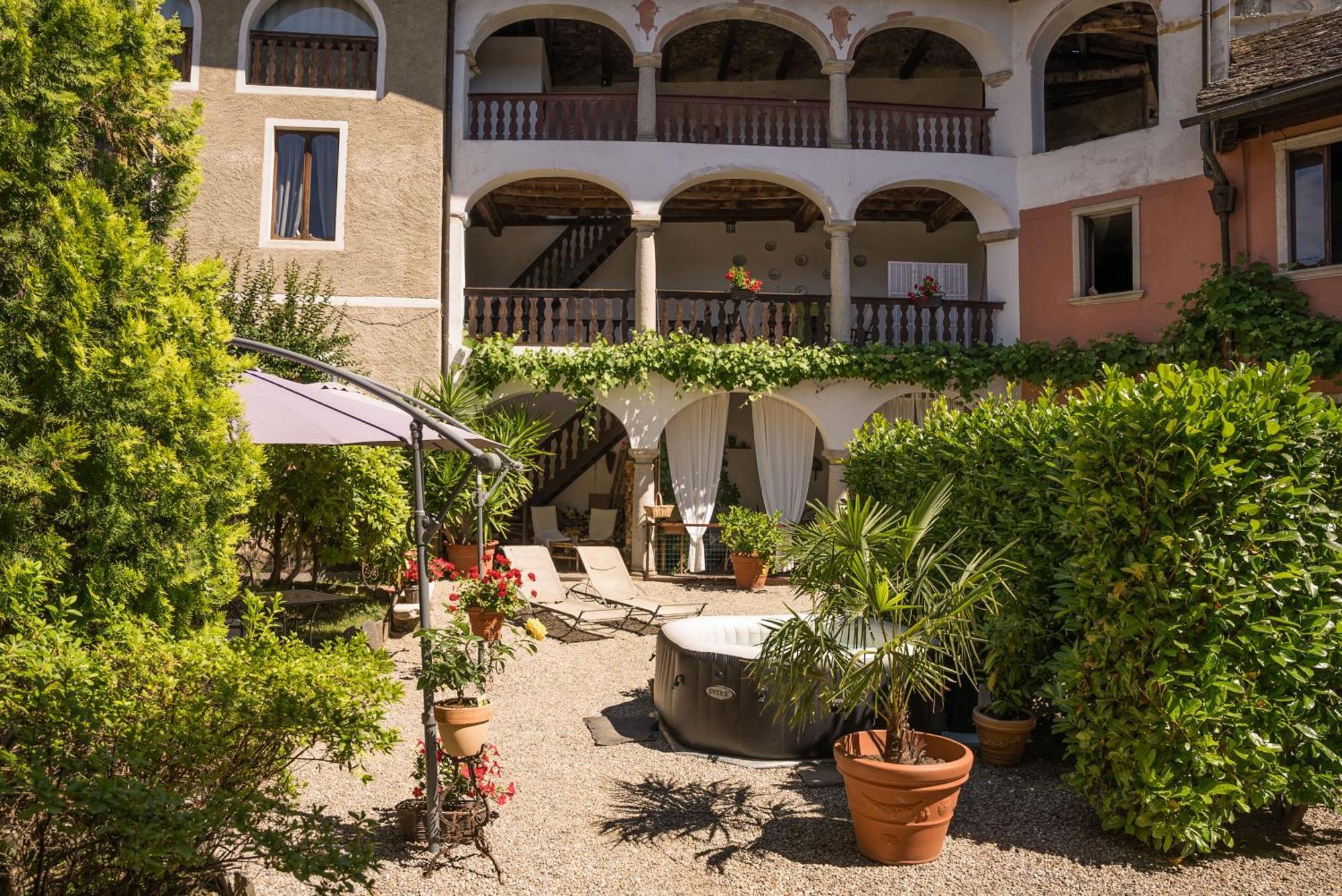 B&B Locanda Tempi Lontani Adults Only Orta San Giulio Luaran gambar