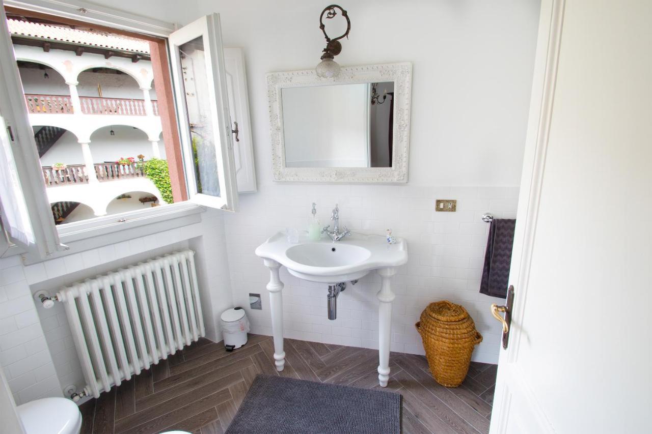 B&B Locanda Tempi Lontani Adults Only Orta San Giulio Luaran gambar